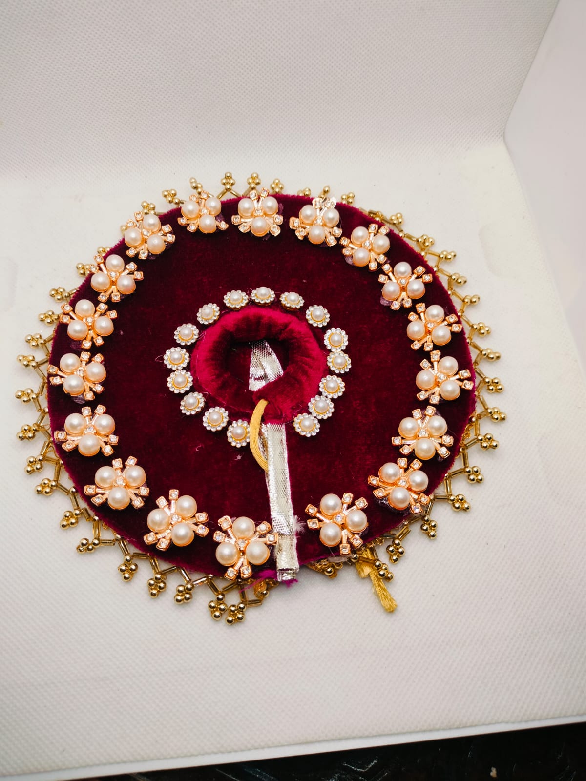 Gomed Rang Poshak (गोमेद रंग पोशाक)