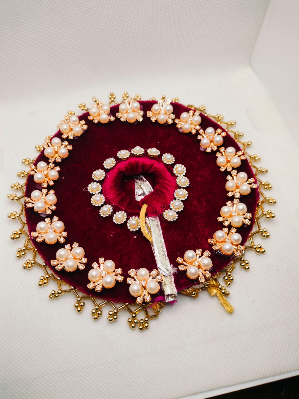 Gomed Rang Poshak (गोमेद रंग पोशाक)