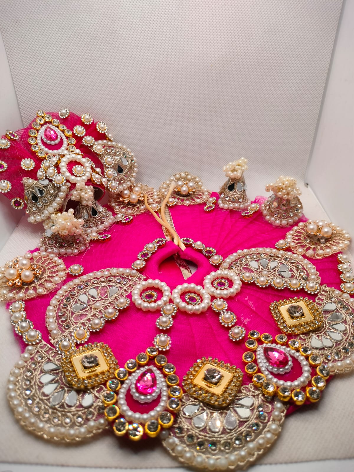 Padmaraag Rang Poshak (पद्मराग रंग पोशाक)