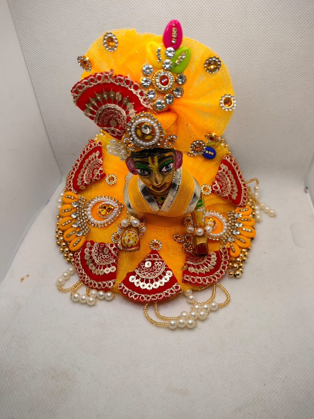 Manikya Rang Poshak (माणिक्य रंग पोशाक)
