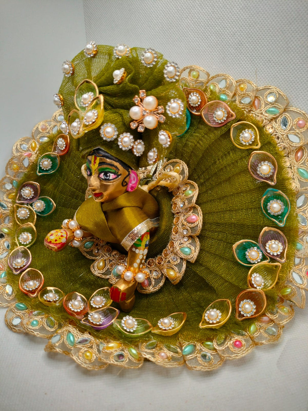 Marakat Rang Poshak (मरकत रंग पोशाक)
