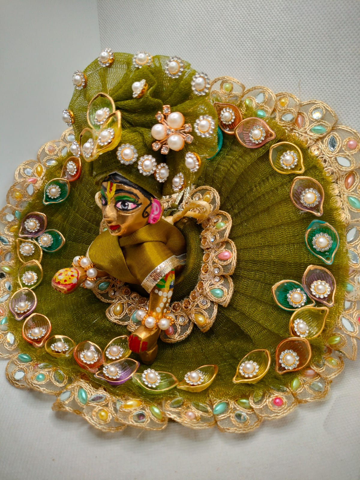 Marakat Rang Poshak (मरकत रंग पोशाक)