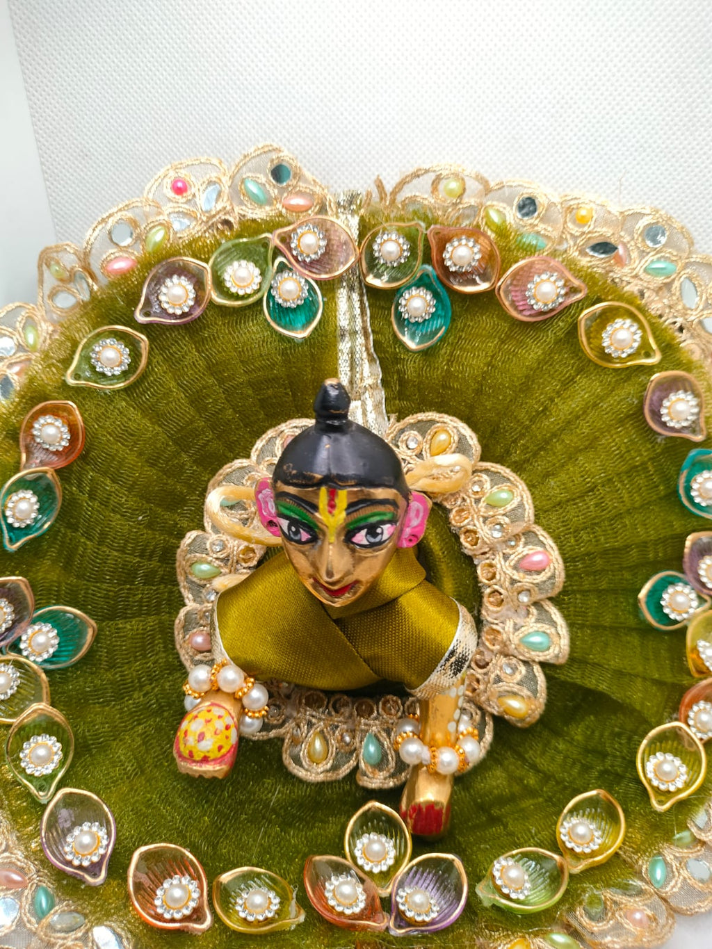 Marakat Rang Poshak (मरकत रंग पोशाक)