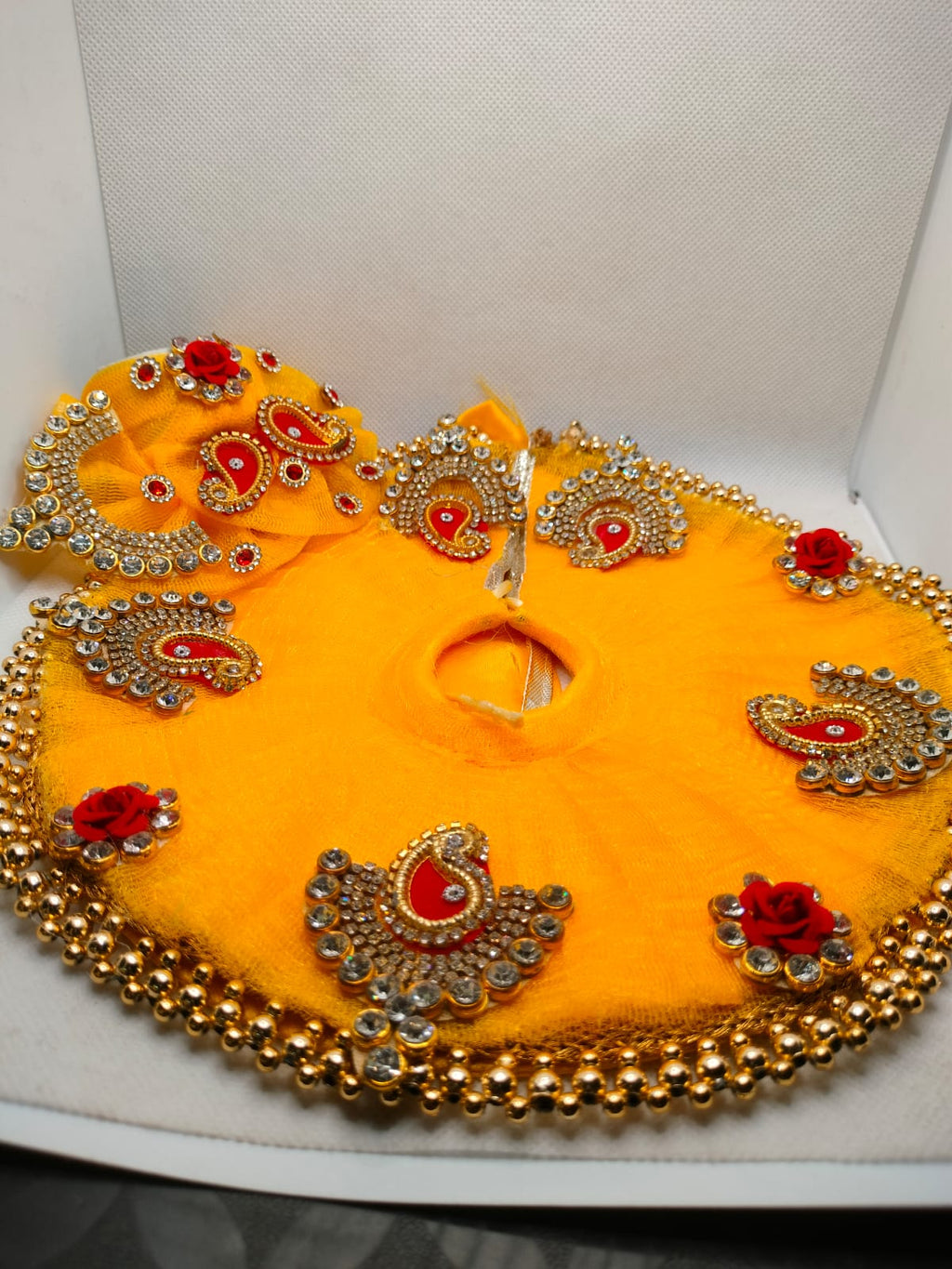 Pukhraj Kusum Poshak (पुखराज कुसुम पोशाक)