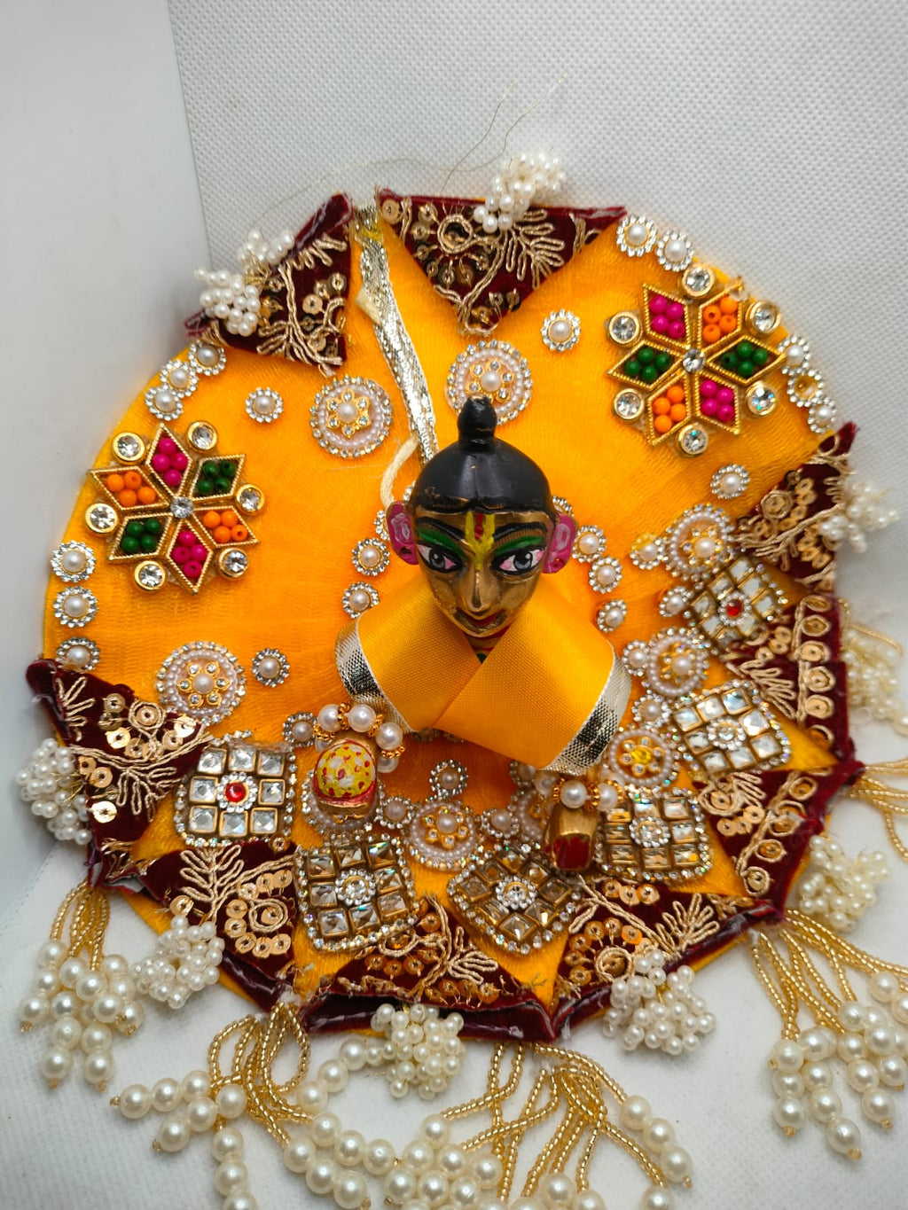 Pushpraag Rang Poshak (पुष्पराग रंग पोशाक)